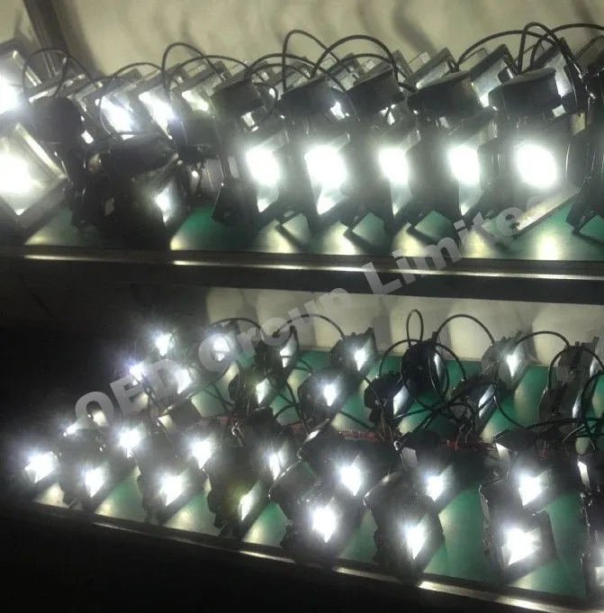 2 Years Warranty IP65 10W Solar Power LED Floodlight