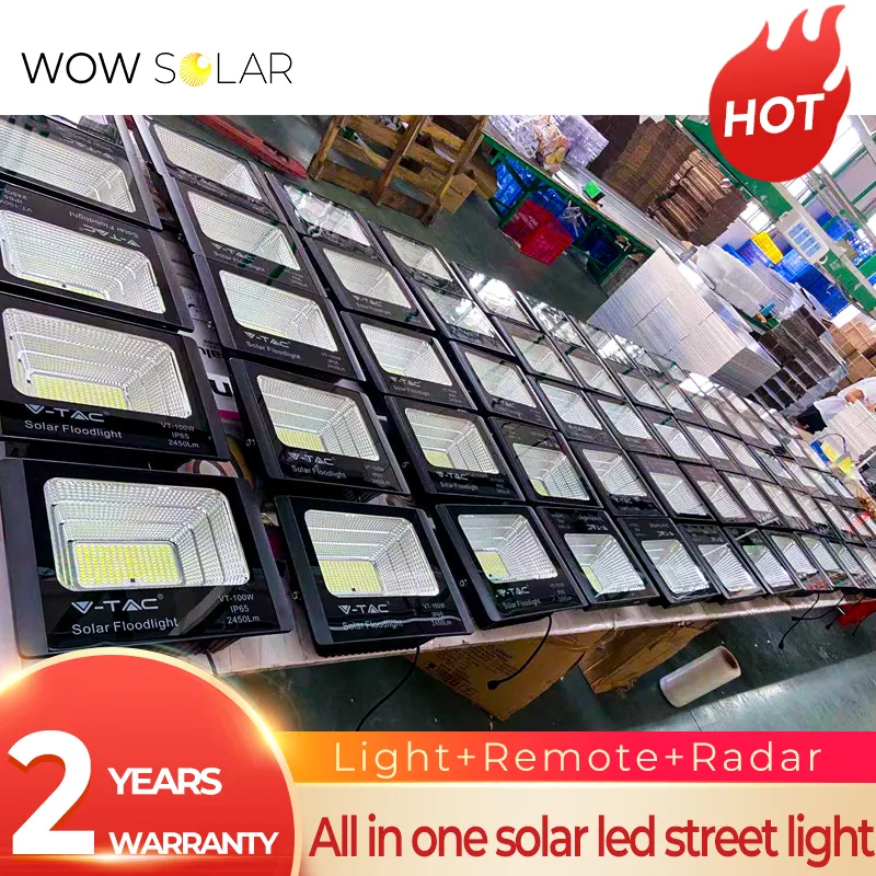 2021 IP67 Outdoor Energy Saving Wall Mounted Solar LED Flood Light 100watt