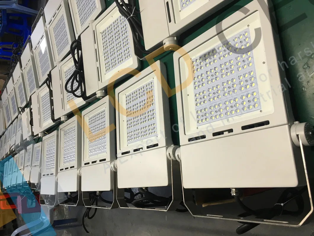 CE RoHS SAA TUV Marine Flood Light 6500K 140lm/W 80W Outdoor LED Deck Lights Universal Used Aluminum Die-Cast Floodlight 12V 24V 32V IP66 Optic 8deg