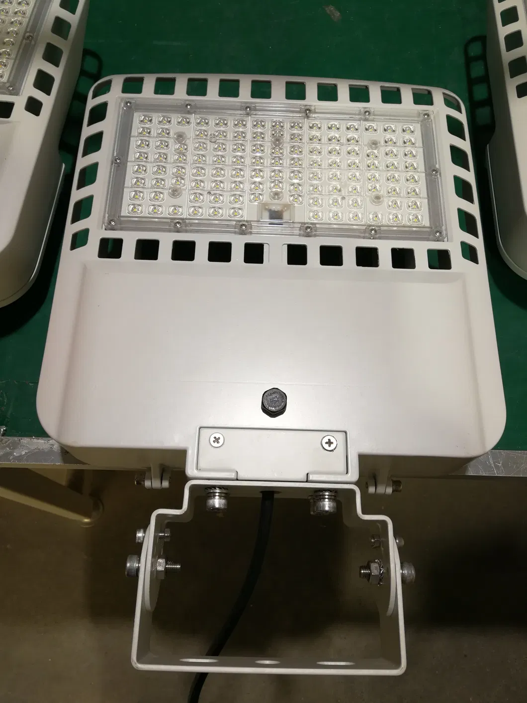 Chz Hot Sales 60W to 250W White Color Module LED Street Light with Bracket