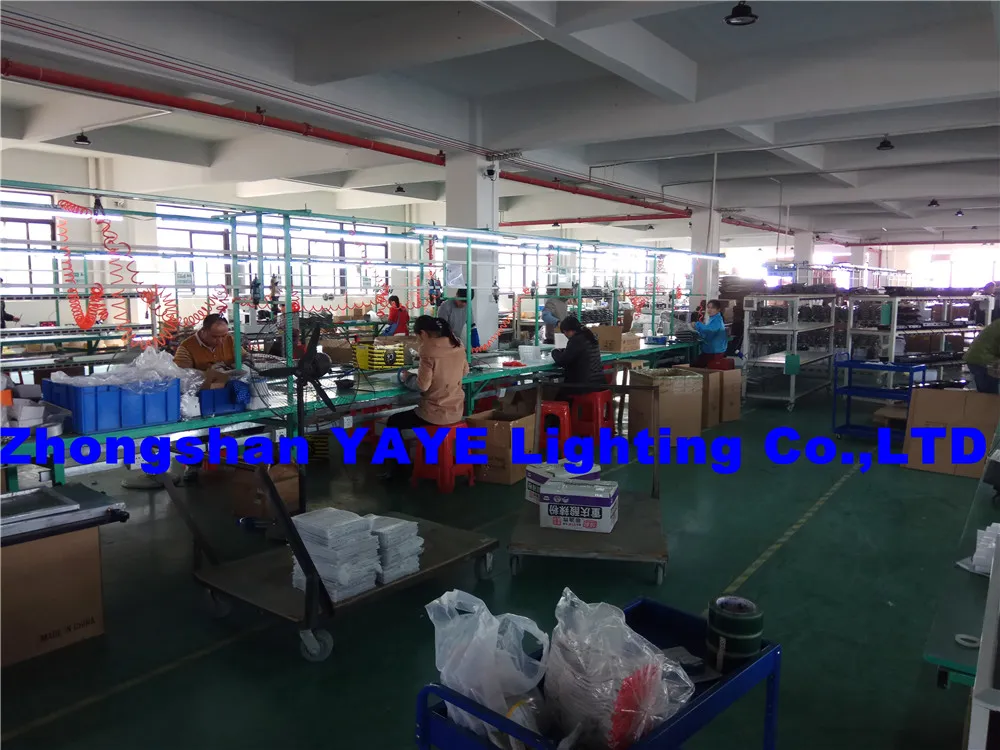 Manufacturer Factory Distributor 600W/500W/400W/300W/200W/150W/100W/50W Solar LED Street Light Outdoor All in One Camera COB SMD Wall Flood Garden Road Light