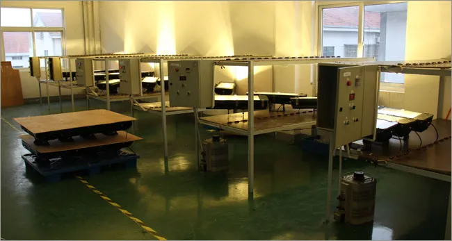 Outdoor Portable 100W Flood Solar Lights Low Factory Price IP65 Waterproof LED Lighting and Circuitry Design Garden Light